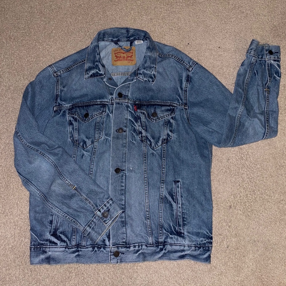 Levi’s trucker jacket size L